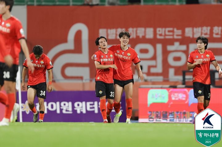 <b>말컹 멀티골</b>에도 웃지 못한 K리그1 울산, 강원과 2-2 무승부
