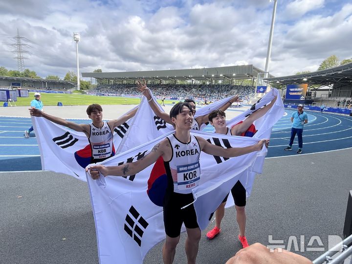 한국 <b>육상</b> <b>남자</b> 400m <b>계주</b>, 첫 하계U대회 우승 '38초50'(종합)