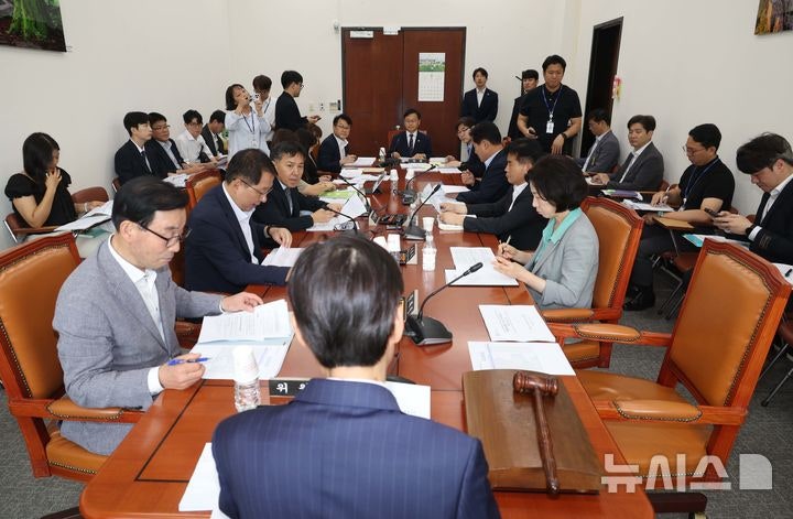 '가격안정제' 농안법 개정안, <b>농해수위</b> <b>소위</b> 통과