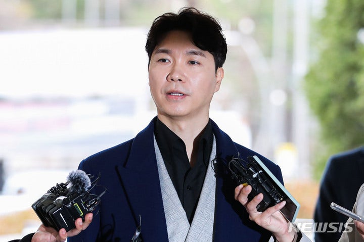<b>박수홍</b> 측, 협박 피소에 "이미지 훼손 '언플'…<b>무고</b>죄 해당할 수도"