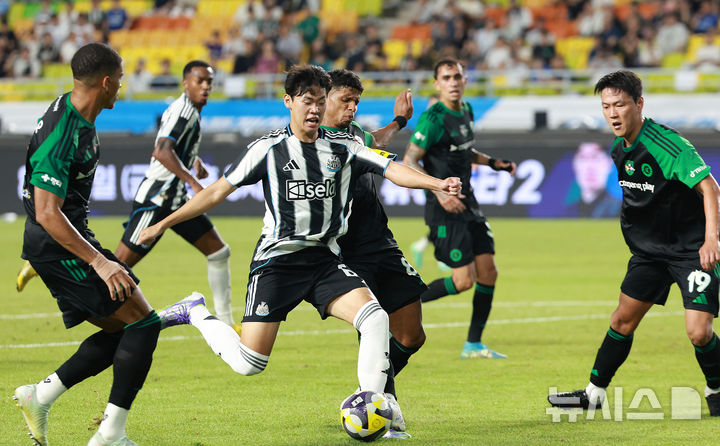 '김진규 결승골' <b>팀 K리그</b>, '유망주' 박승수 데뷔전서 <b>뉴캐슬</b>에 1-0 <b>승리</b>...