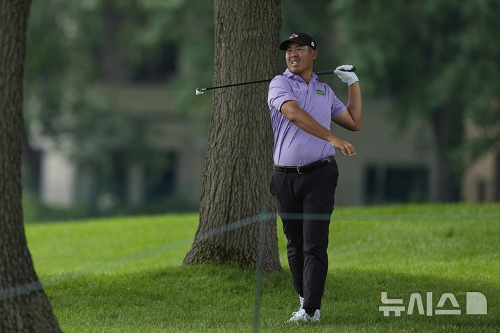 <b>임성재</b>, <b>PGA</b> 시즌 최종전 윈덤 <b>챔피언십</b> 1R 7위…선두와 3타 차