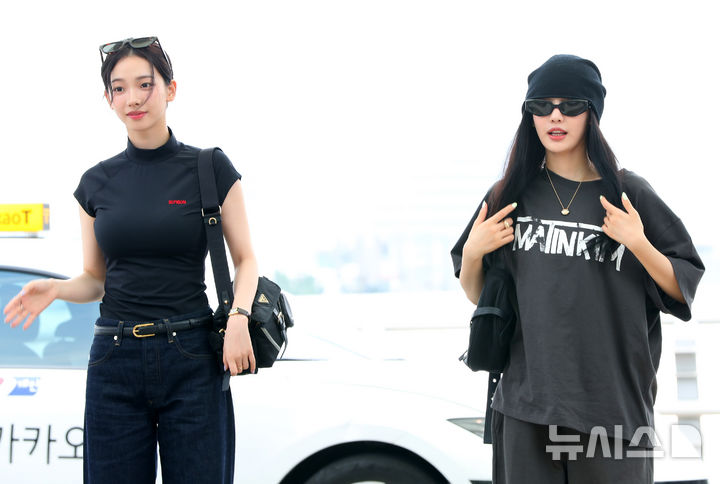 출국하는 <b>에스파 카리나</b>-<b>닝닝</b>