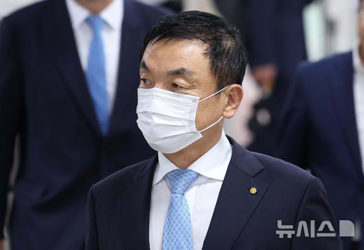특검, <b>권오수 도이치모터스</b> 전 회장 소환…김건희 소환 '만전'