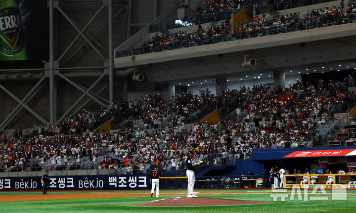 <b>키움</b>, <b>롯데</b> 3연전 티켓 모두 완판…한 시즌 최다 22회 매진 행진