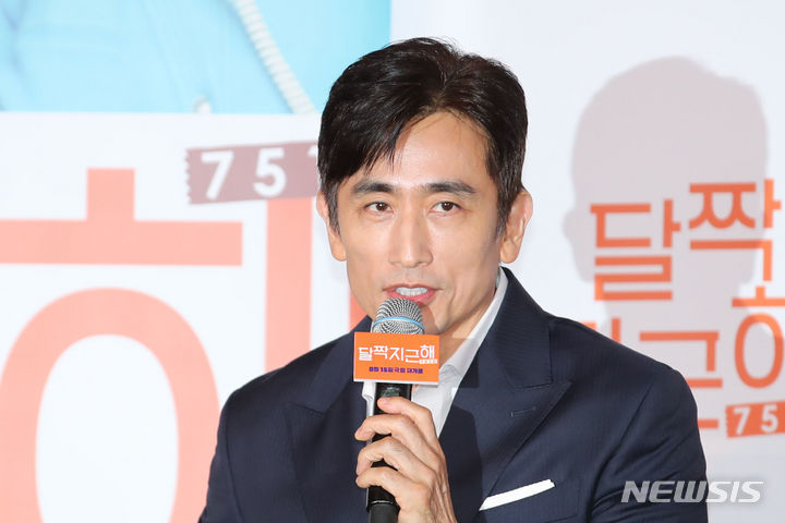 소설가 <b>차인표 황순원문학상</b> "과분해…인생 알 수 없어"