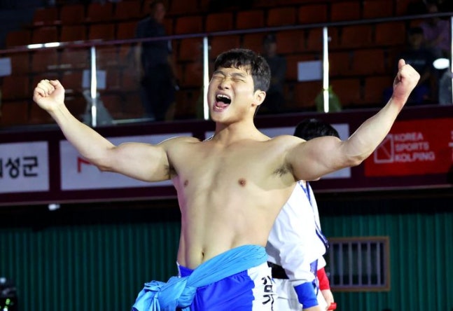 김기수, 3개 대회 연속 금강장사 등극하며 개인 통산 9번째 우승