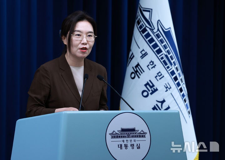이 대통령, <b>정연주</b> 전 방심위원장 <b>해촉 취소</b> 소송 항소 포기