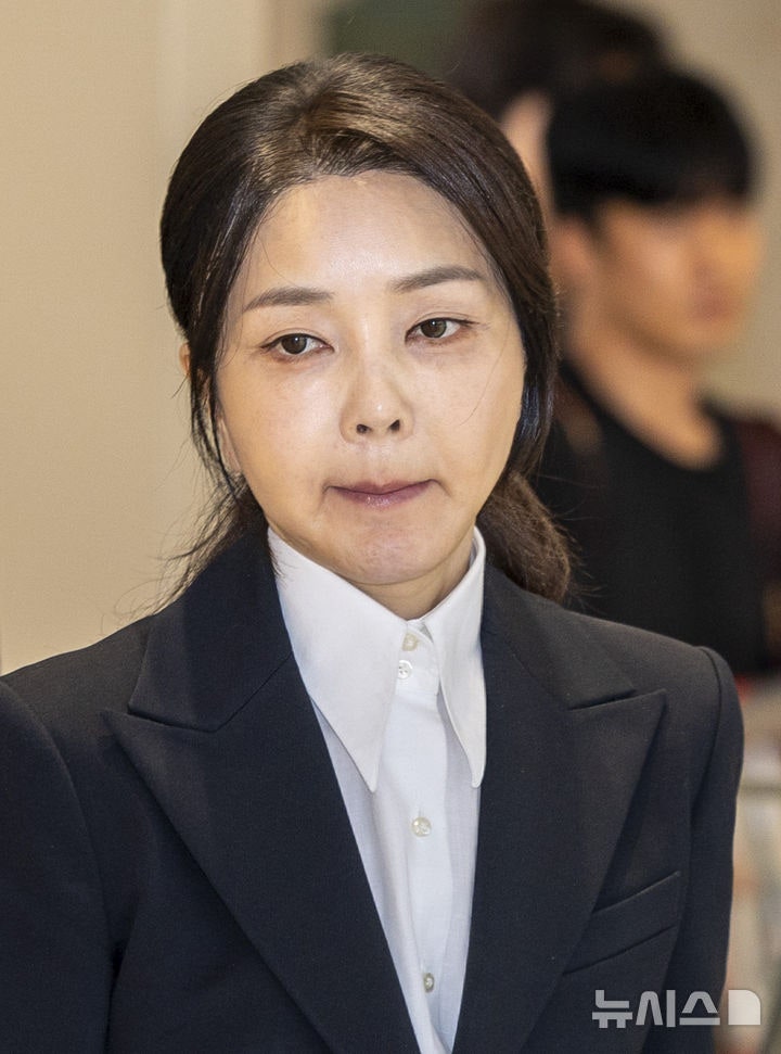 16가지 의혹 '몸통' <b>김건희</b> 첫 소환…특검, 다음 스텝은