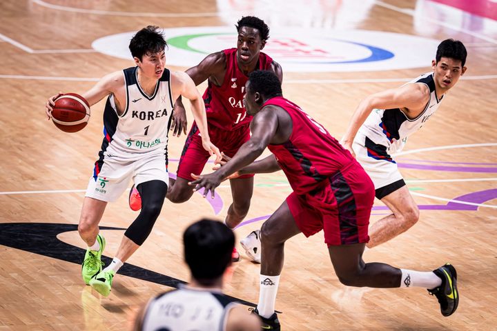 한국 <b>남자농구</b>, 카타르에 97-83 승리…아시아컵 첫 승