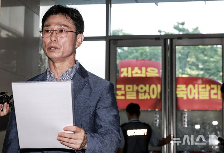 해병<b>특검</b>, <b>임성근</b> 전 <b>사단장</b> 3차 소환…앞선 조사서 '대부분 진술 거부...