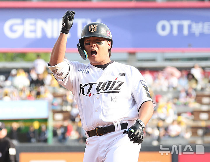 '예비 FA' KT <b>강백호</b>, 글로벌 <b>에이전시</b>와 계약…MLB 진출 시동