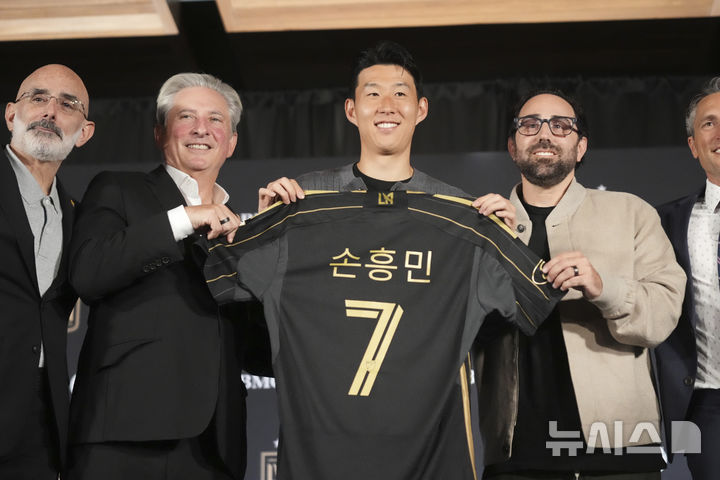 '<b>손흥민</b> 효과'에 웃는 LAFC…<b>유니폼 판매</b> '메시'도 넘었다