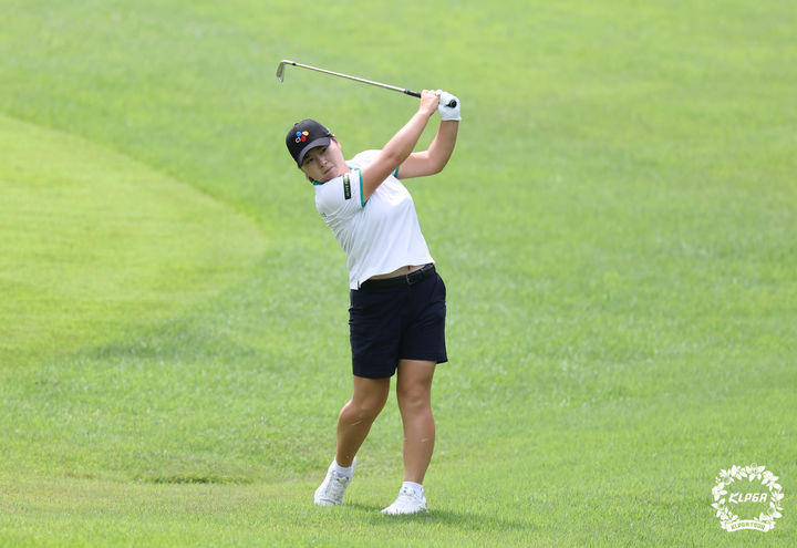 <b>홍정민</b>, KLPGA <b>메디힐</b>·한국일보 <b>챔피언십</b> 3R 단독 선두