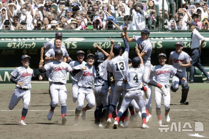 한국계 日<b>교토국제고</b>, 올해 고시엔서 2연패 좌절…8강전 패배