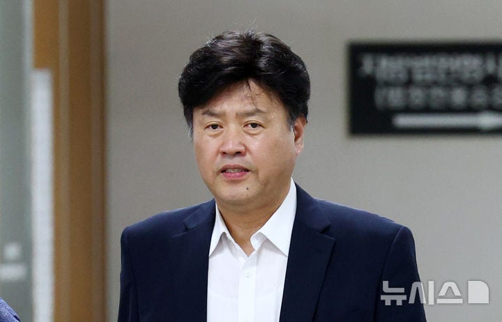 與. '李<b>대통령</b> 측근' 김용 <b>보석</b>에 "늦었지만 사필귀정"