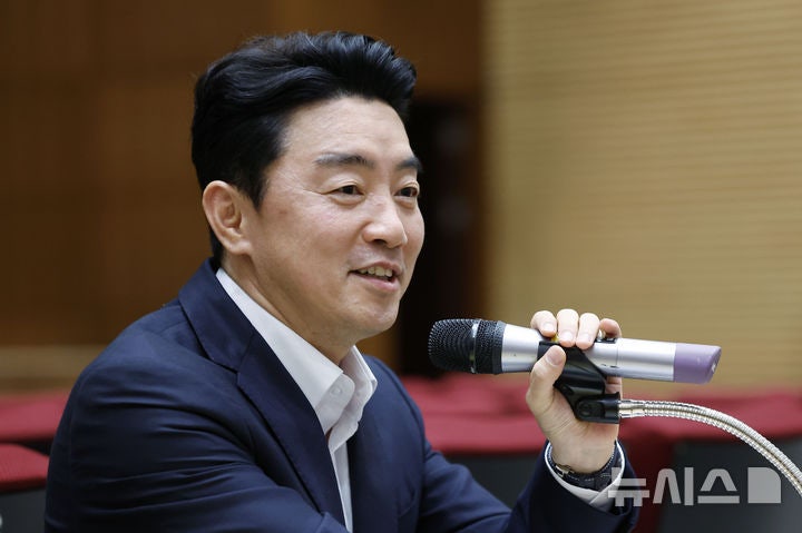 <b>강훈식</b> 비서실장 "李, 섬세한 <b>검찰개혁</b> 주문…부동산 공급방안 조속 발...