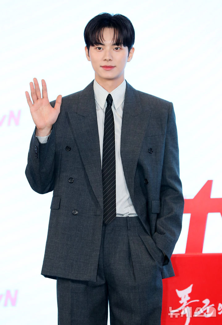 <b>이채민</b>, 김수현 소속사 떠난다…5년 동행 끝