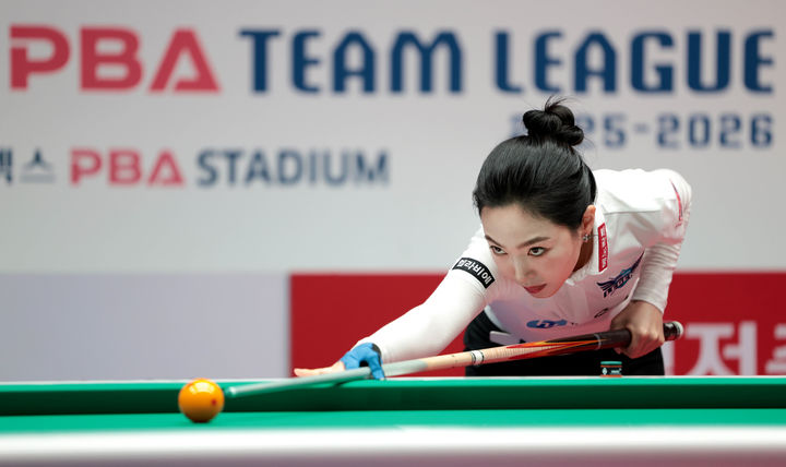 '당구여신' 차유람, 랭킹 1위 파아비 제압…<b>휴온스</b> 2R <b>선두</b> 도약