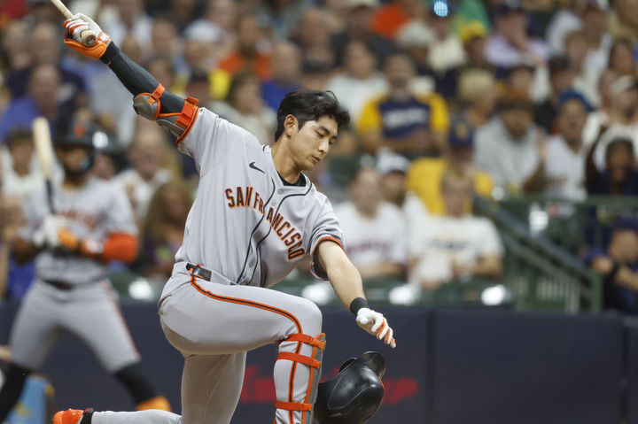 MLB <b>이정후</b>, <b>밀워키</b>전 1안타 1볼넷…팀은 4-3 역전승