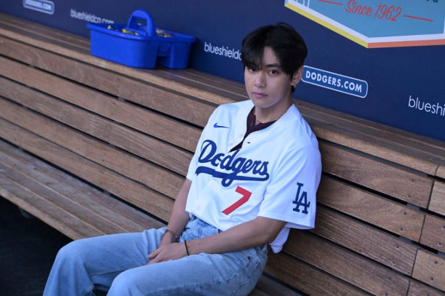 V threw out the first pitch at a home game of the LA Dodgers in Major League Baseball.