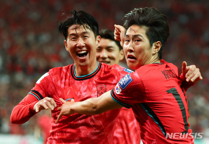 PSG <b>이강인</b>, 손흥민 떠난 <b>토트넘</b> 향하나…"이적료 맞춰주면 떠날 것"