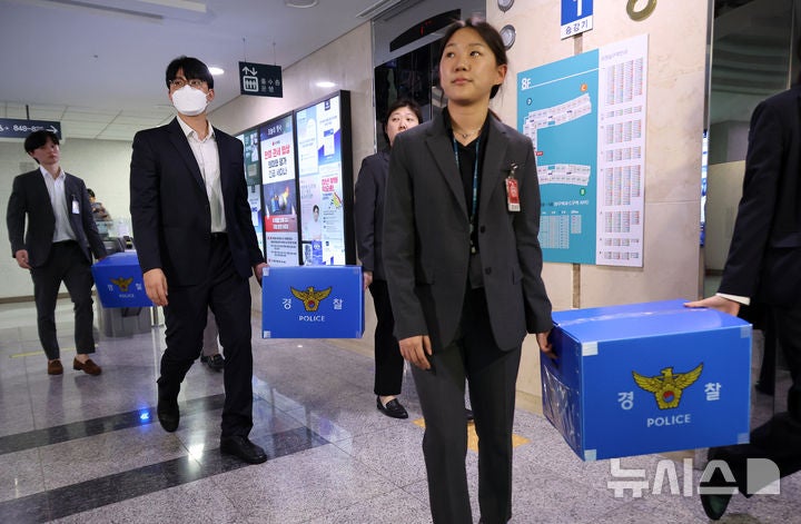 경찰, '<b>이춘석</b> 주식 <b>차명거래</b> 의혹' 국회사무처 압수수색…CCTV 확보(종...