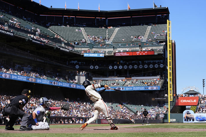<b>이정후</b>, MLB 진출 후 첫 <b>끝내기</b> 안타…샌프란시스코 5연승