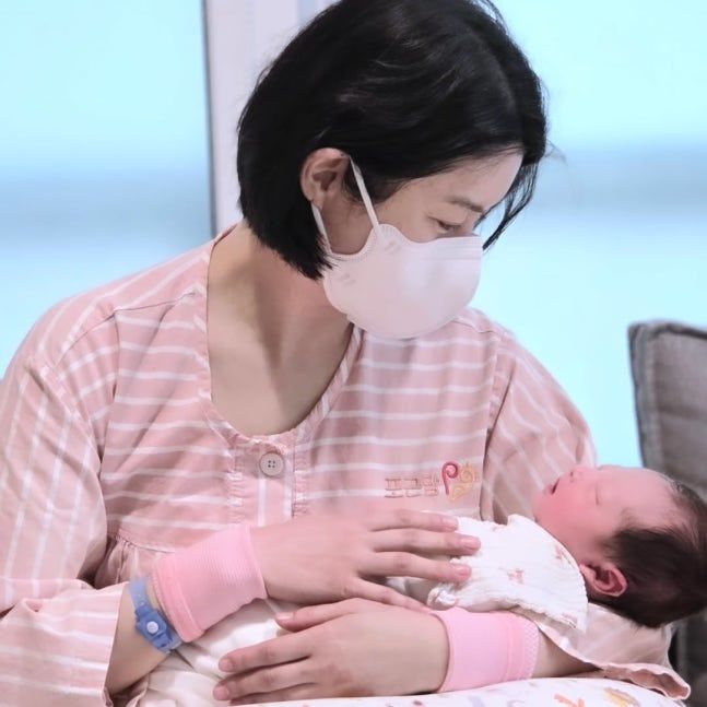 '<b>슬의생2</b>' <b>안시하</b>, 아들 품에 안았다 "이제부터 초보 엄마"