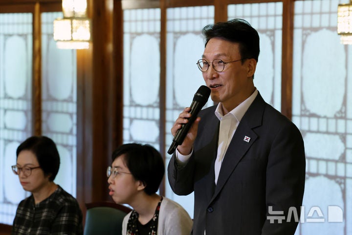 <b>김민석</b> 총리, 발달장애인 공관 초청…<b>템플스테이 지원</b> 계획 밝혀