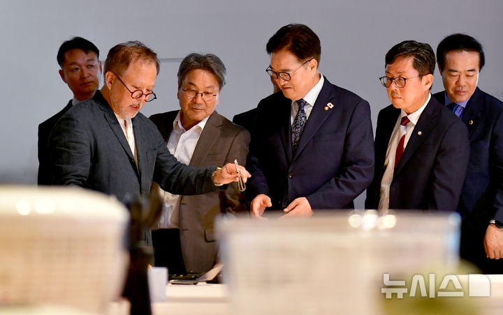 <b>우원식</b> 의장 "<b>광주디자인비엔날레</b>, K-컬처·민주주의 디딤돌"