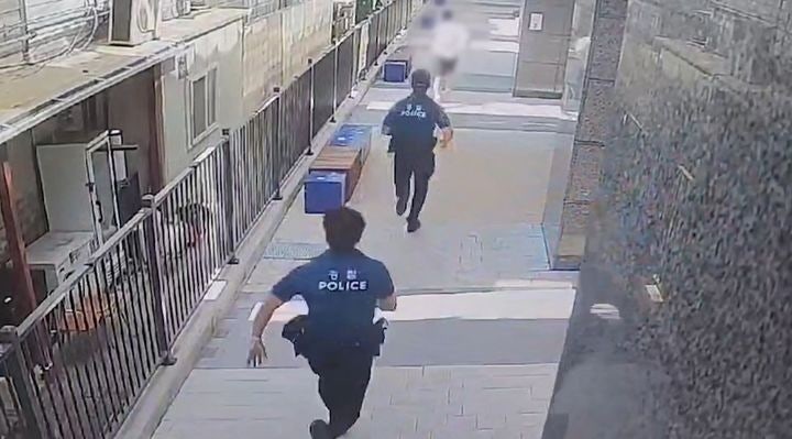 "<b>담배꽁초</b> 버리다 도주"…부산 도심 추격전 끝 잡고 보니 <b>강력범죄 수배</b>...
