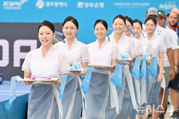 "민트색 옷 찾아주세요" <b>광주</b>세계<b>양궁</b>대회 숨은 주역 '자원봉사자'