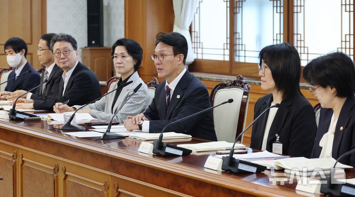 <b>자살예방정책위원회</b>, 발언하는 <b>김민석</b> 총리