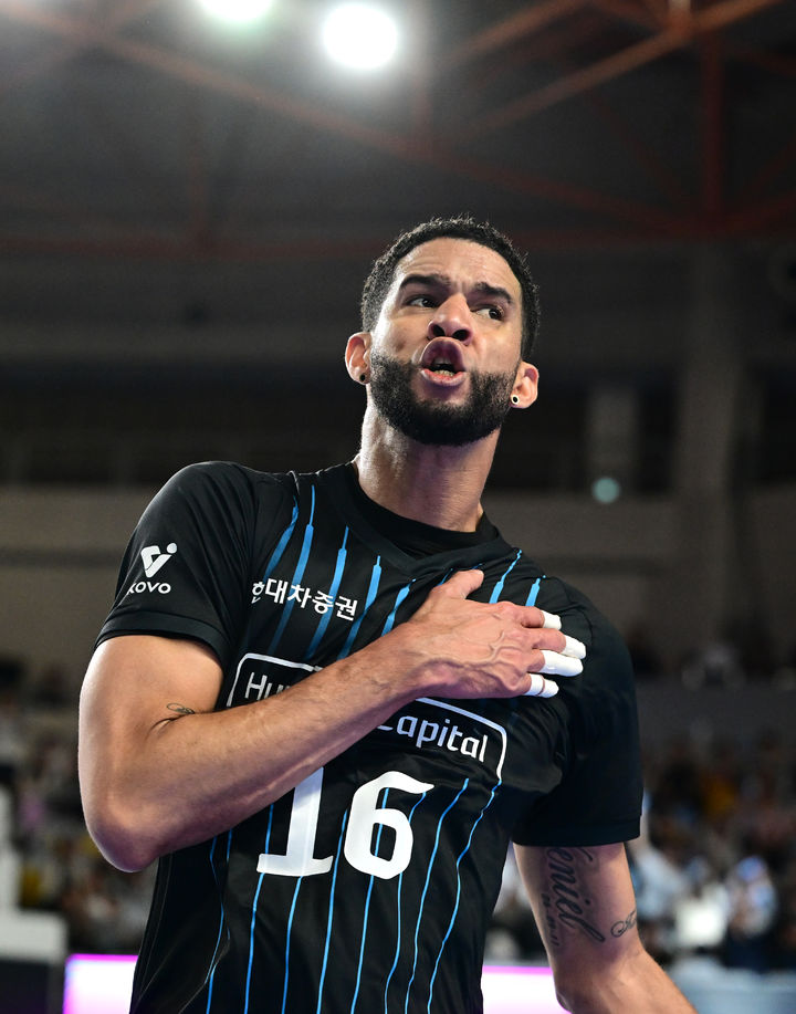 프로배구 컵대회에 외인 <b>출전 불가</b>…FIVB 불허