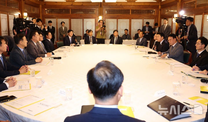 당정대, 오늘 고위급 만찬 회동…與 '투톱' <b>갈등 봉합</b> 시도