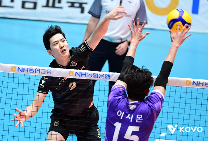 남자배구 <b>대한항공</b>, 재개된 컵대회 첫 경기서 우리카드 3-0 완파