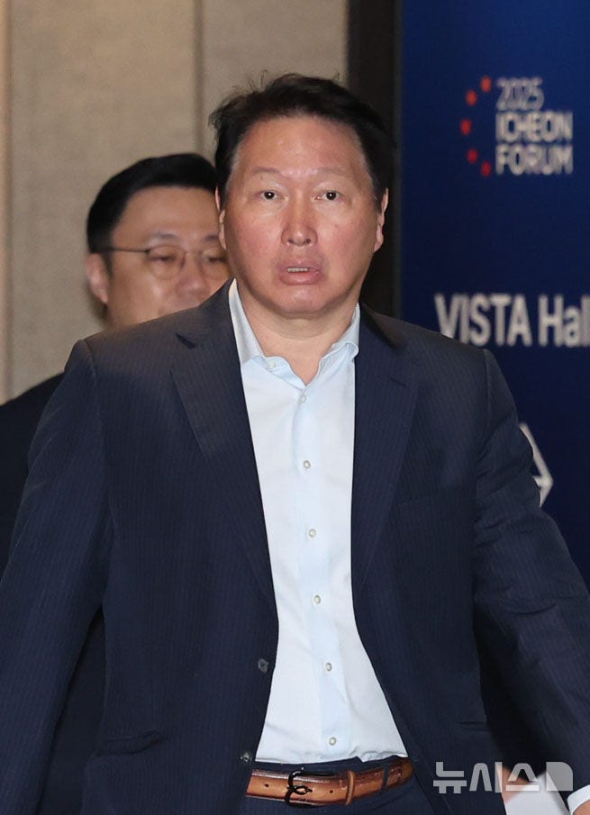 SK <b>최태원</b> 회장 측, 다수 <b>유튜버</b> 명예훼손 <b>고소</b>…경찰 수사