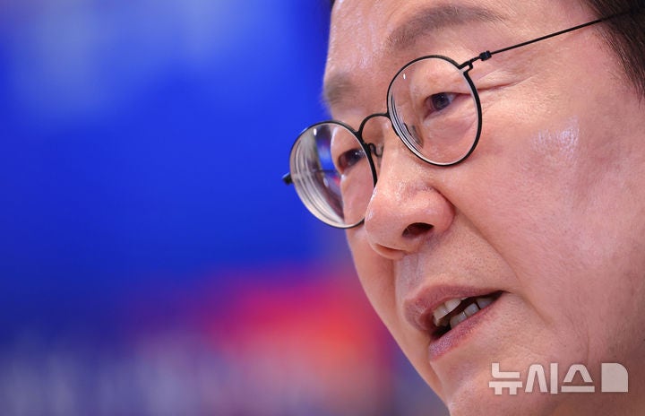 李<b>대통령</b>, <b>관세협상</b> 관련 "美 요구 동의했다면 <b>탄핵</b>당했을 것 "