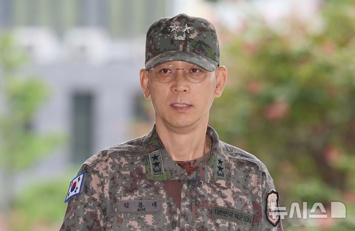 <b>김용대</b> 전 드론작전사령관 <b>내란특검 출석</b>