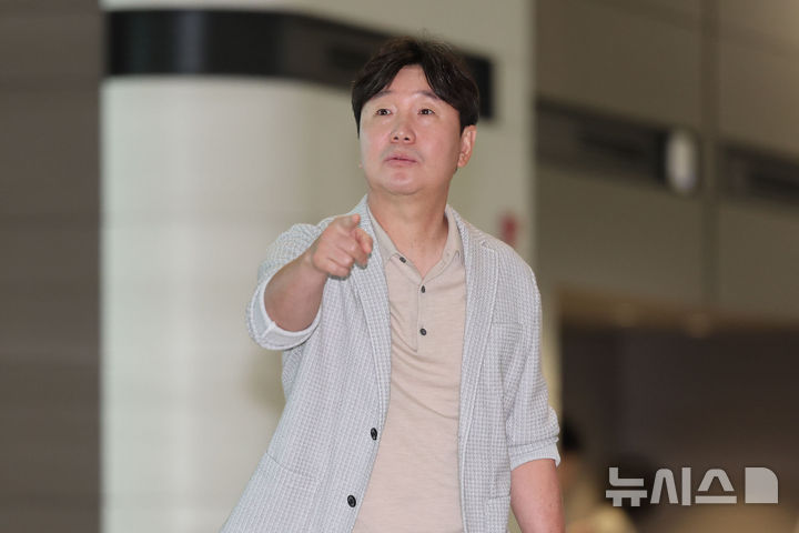 <b>류지현 감독</b>, WBC 앞두고 메이저리거 면담 위해 <b>미국행</b>