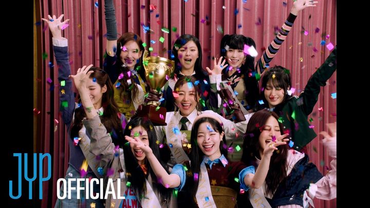 '<b>데뷔 10주년</b> 커리어 하이' <b>트와이스</b>, 10월10일 스페셜 앨범 낸다