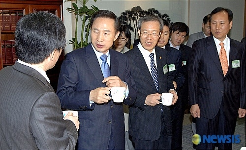 'MB정부 법제처장' <b>이석연 국민통합</b>위원장, 내일 <b>이명박</b> 전 대통령 예방
