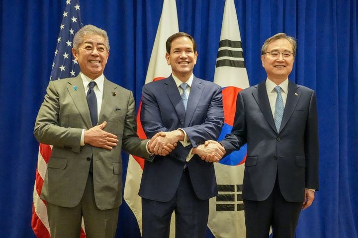 한미일 <b>외교장관</b> "한반도 비핵화 원칙 견지…대만해협 현상 변경 반대"...