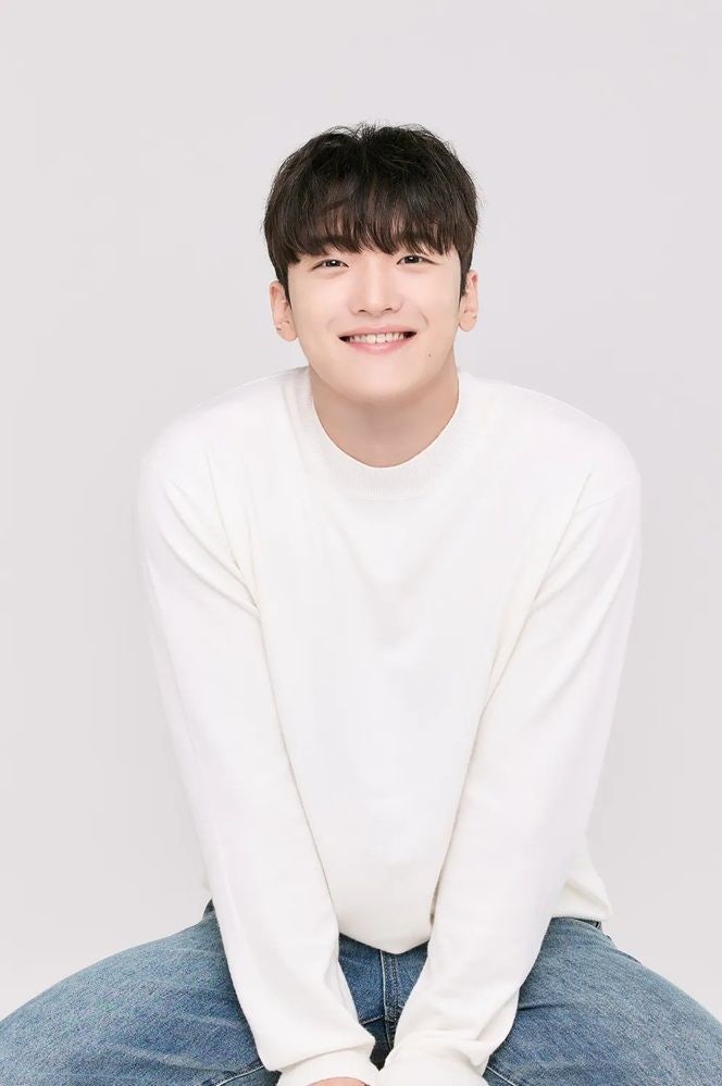"암탉 울면"…<b>홍성원</b>, <b>여성 비하 발언</b> 사과
