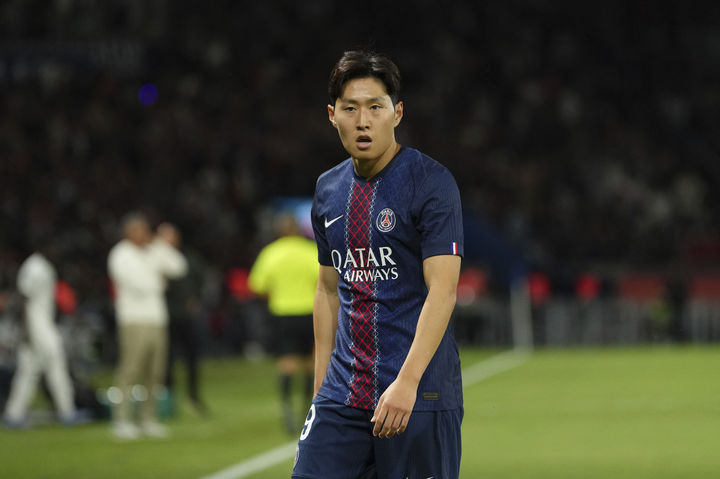 이강인, <b>AFC 올해의 국제</b>선수 후보…구보·타레미와 3파전