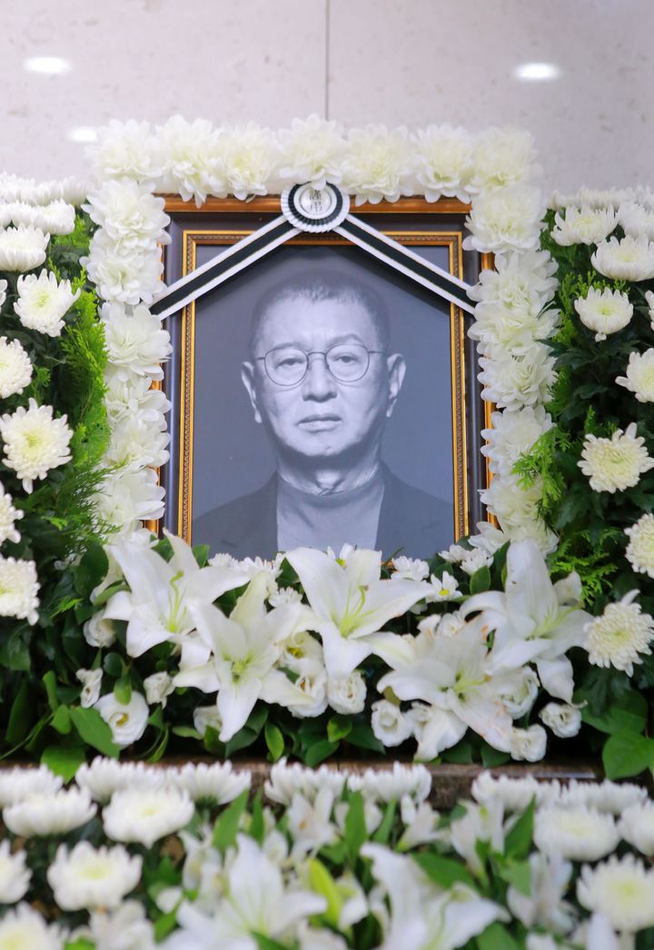 유재석·이경실·김지민…<b>전유성 빈소 조문</b>행렬