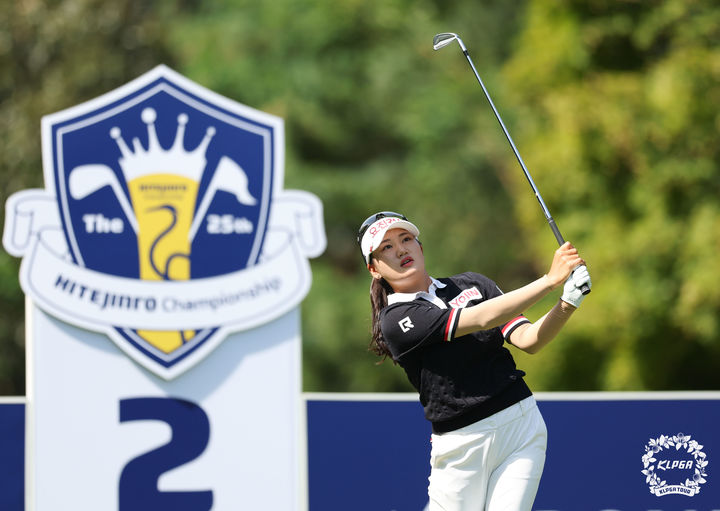 <b>노승희</b>, KLPGA 투어 <b>하이트진로 챔피언십</b> 3라운드 <b>선두</b>