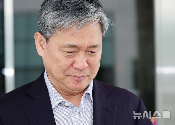 '배임 혐의' <b>김성수</b> 전 카카오엔터 대표 <b>무죄</b>…"재판부에 감사"(종합)