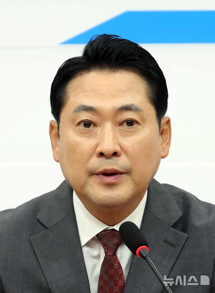 <b>국정자원 화재 소상공인</b> 피해대책 마련 촉구하는 장동혁 대표